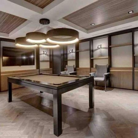 Mind Blowing City View - 2 Beds - Pool & Spa - Downtown Montreal Exterior photo